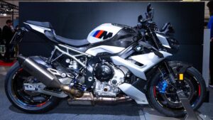 BMW का नया टीजर वायरल! भारत में आज 16 मार्च को होगी धमाकेदार एंट्री; M 1000 R की पावर देख उड़ जाएंगे होश